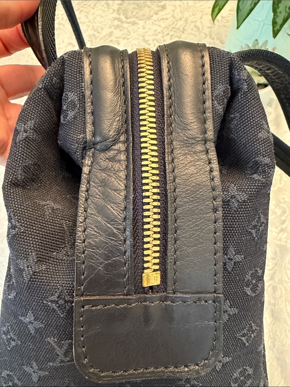 Louis Vuitton Josephine Mini Lin Sachel - Picture 11 of 15